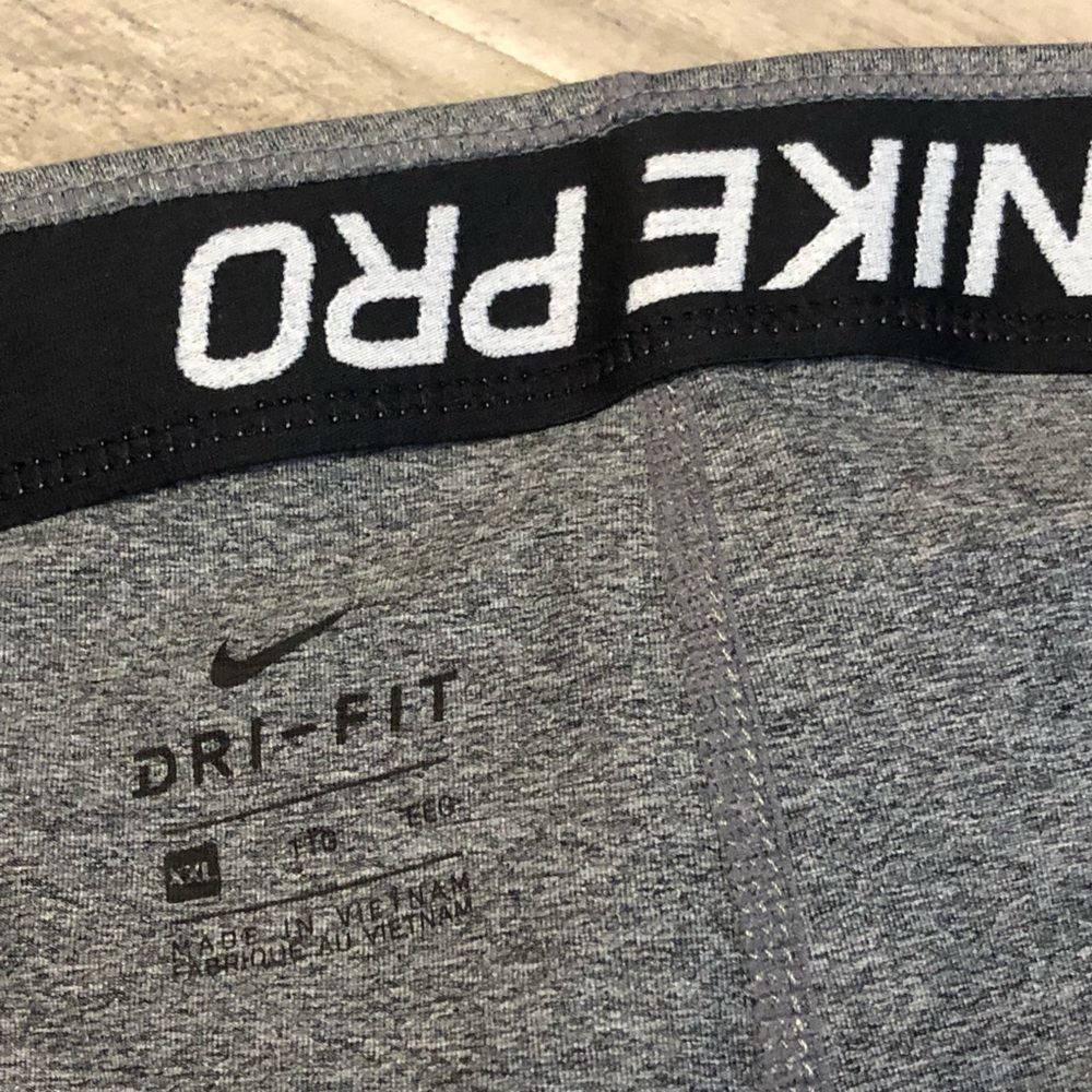 Nike Women’s Pro Shorts - Picture 7 of 8